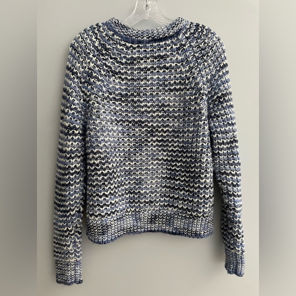 Gap Women's XS Crewneck Multicolor Blue White Sweater Pullover Wool Oversized - Picture 7 of 16